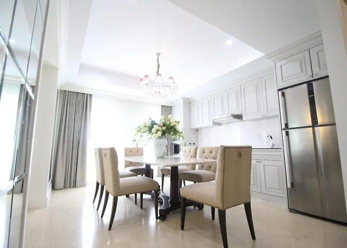 Sasha House Aparthotel 3*