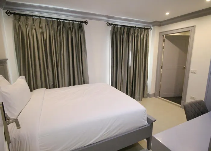 Sasha House 3*