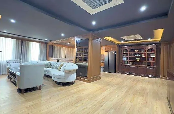 Sasha House Aparthotel 3*
