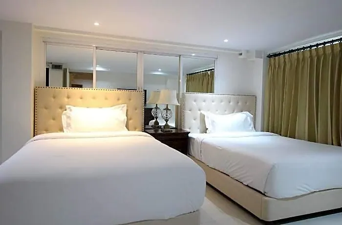 Aparthotel Sasha House 3*