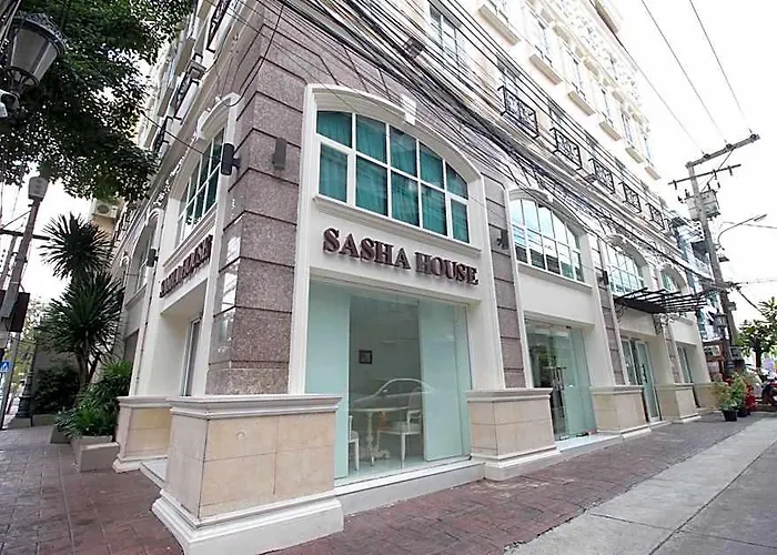 Aparthotel Sasha House 3*