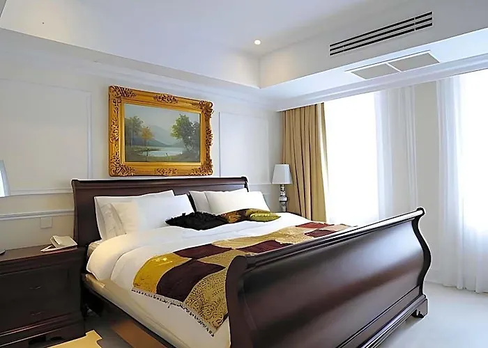 Sasha House Aparthotel